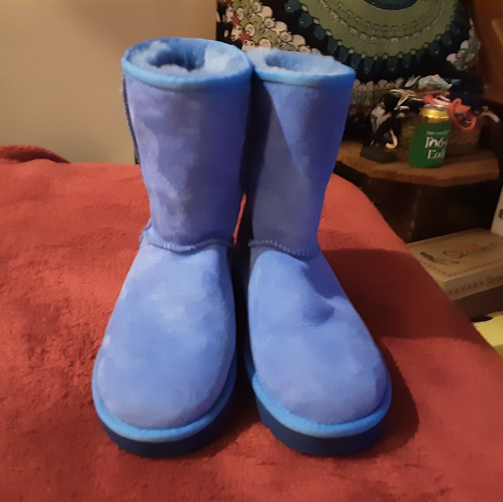 Brilliant Blue Short Uggs